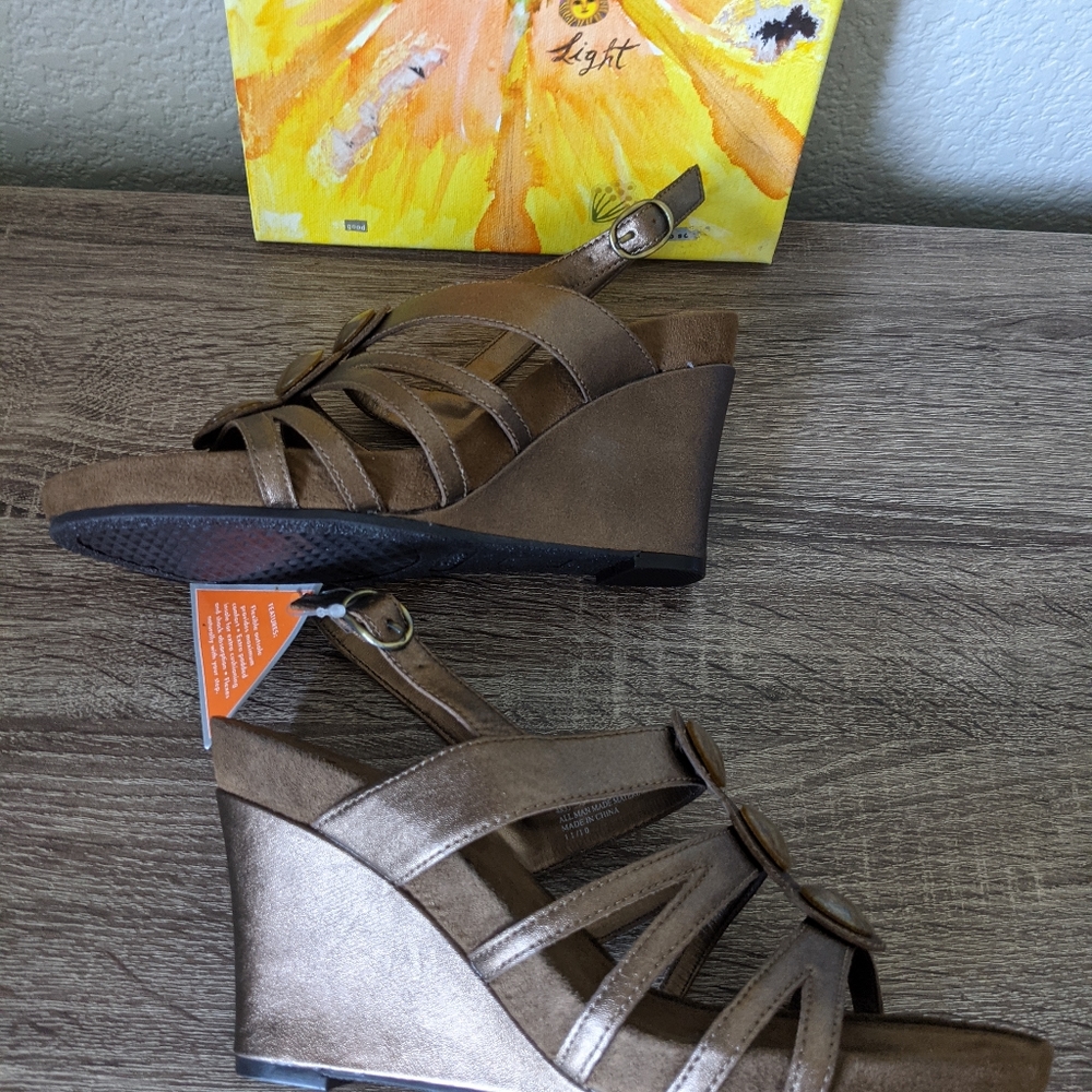 G.H. Bass Wedge Sandals 7.5 - Picture 4 of 14